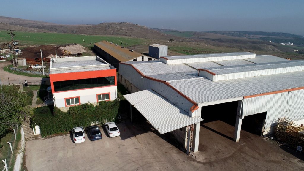 Organiksa idari binası ve üretim tesisinin giriş bölümü